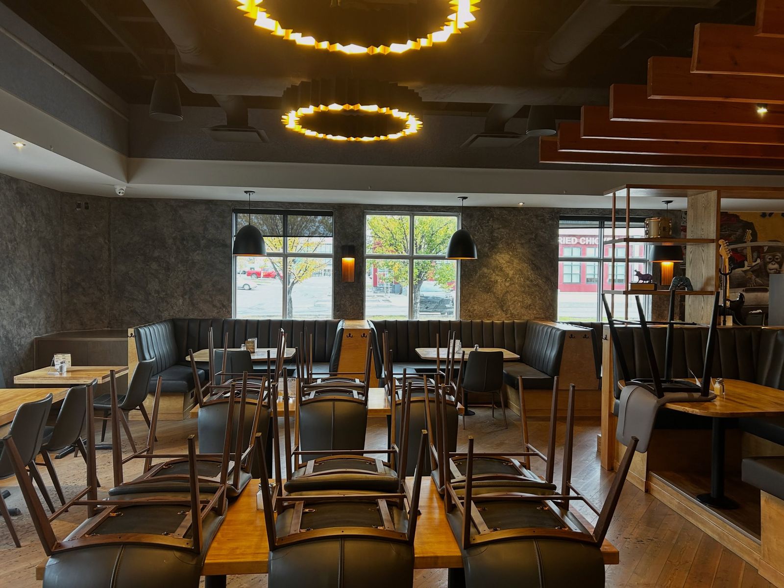 Restaurant interior finished in textured Venetian plaster